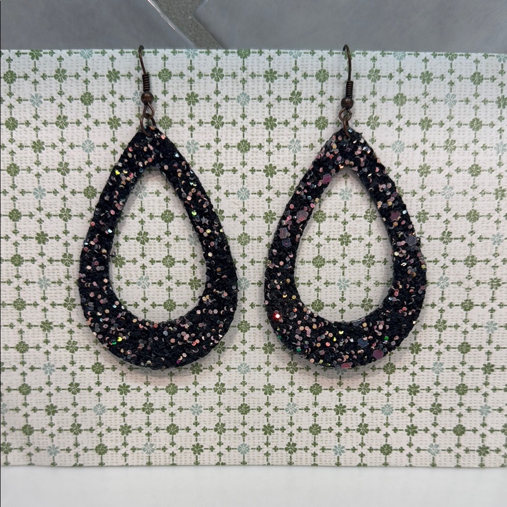 Leather drop earrings